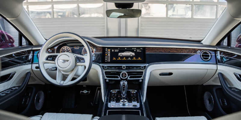 Bentley Flying Spur patří mezi nejluxusnější limuzíny světa