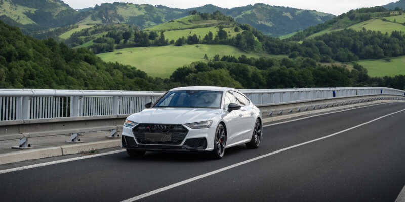 Druhá generace Audi S7 je dokonalým dálničním křižníkem