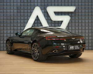 Aston Martin DB12