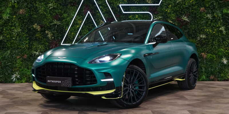 ASTON MARTIN DBX