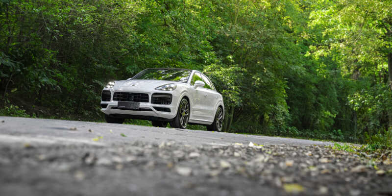 Porsche Cayenne Turbo Coupé úspěšně čelí tvrdé konkurenci