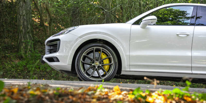 Porsche Cayenne Turbo Coupé úspěšně čelí tvrdé konkurenci