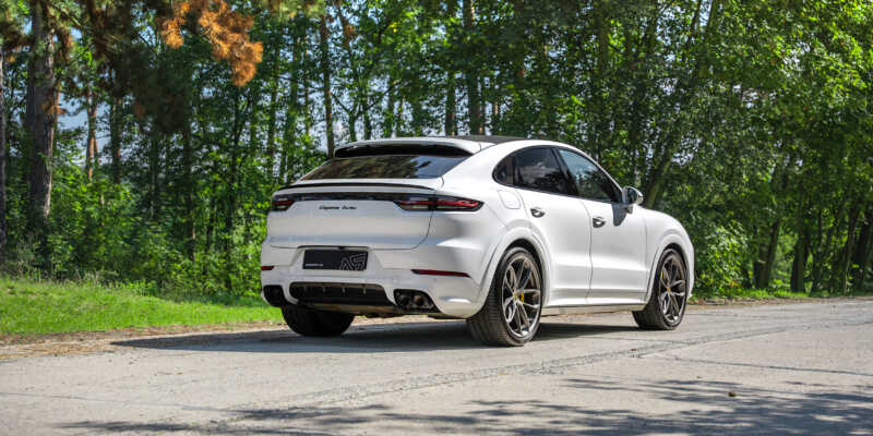 Porsche Cayenne Turbo Coupé úspěšně čelí tvrdé konkurenci