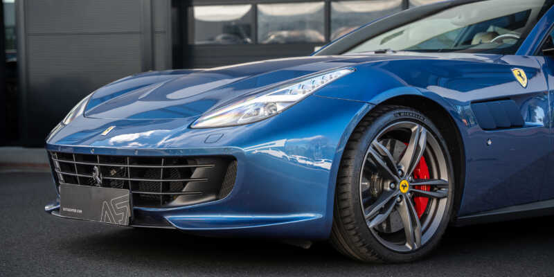 Ferrari GTC4Lusso – Rodinné auto s motorem z LaFerrari