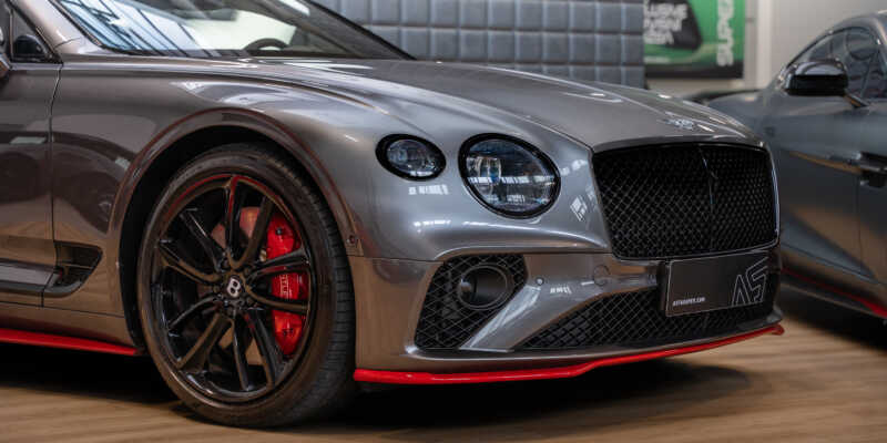 Luxusní GT 2x jinak – Bentley Continental GT a Aston Martin Vanquish S